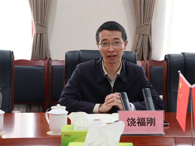 鄧華會(huì)見(jiàn)宜賓市供銷(xiāo)社黨委書(shū)記、理事會(huì)主任饒福剛一行